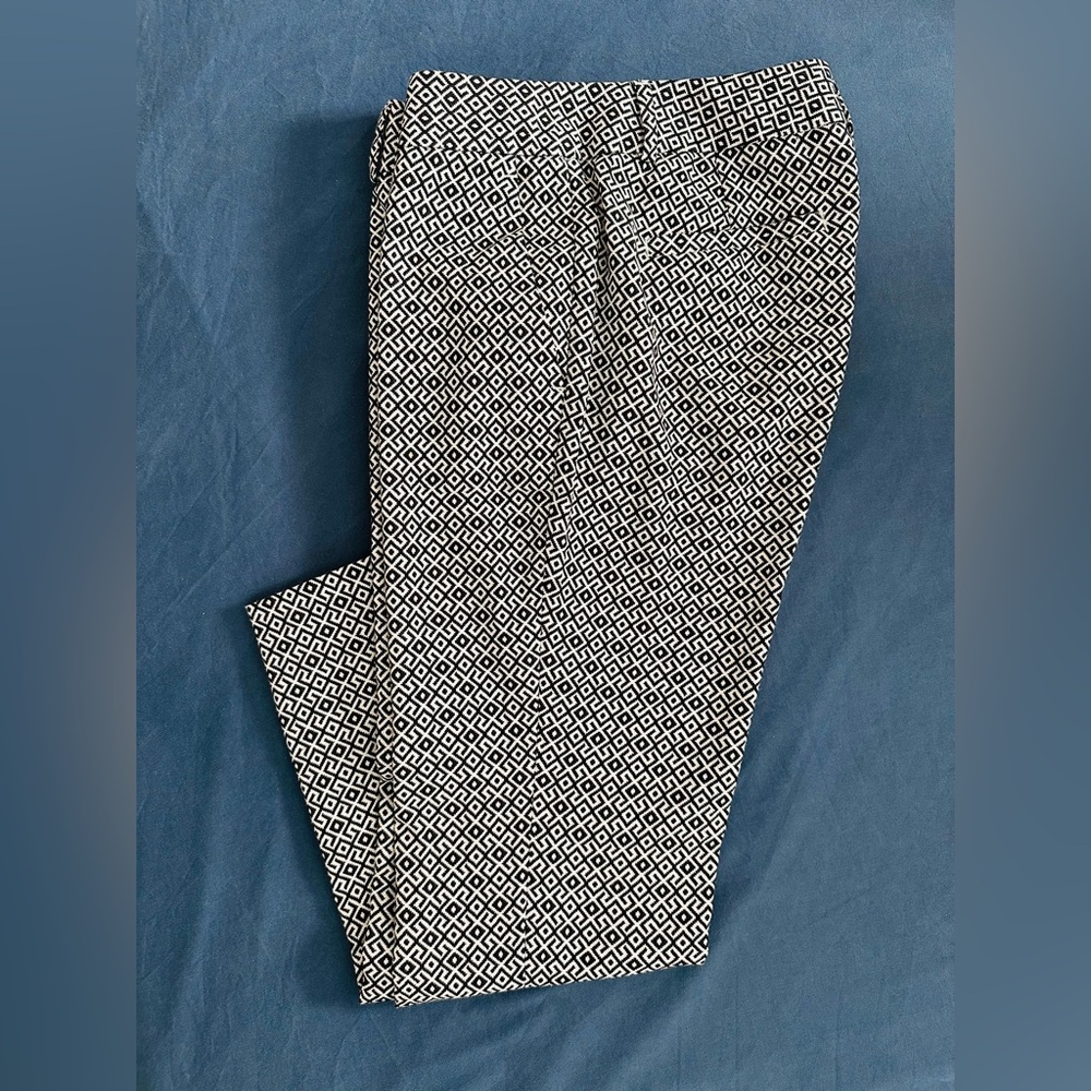 Banana Republic cropped Black & White Geometric Pants with Coral Trim